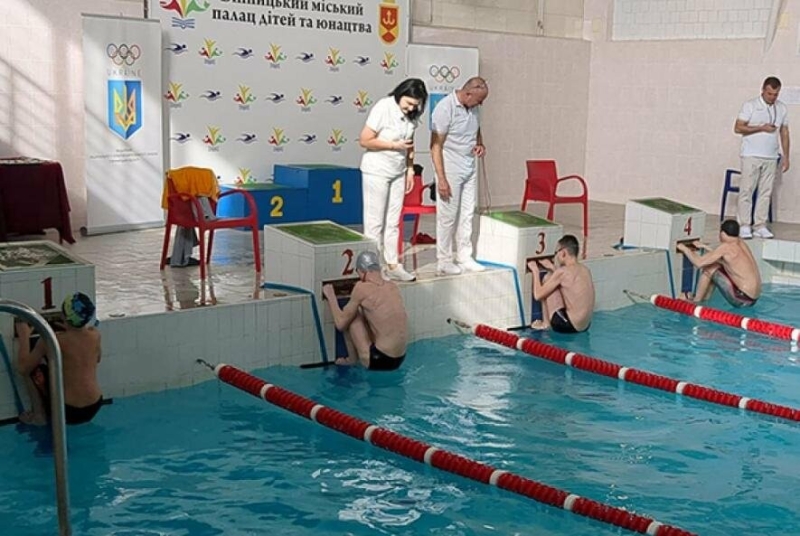 На всеукраїнському турнірі з плавання тернопільські спортсмени вибороли медалі (ФОТО)