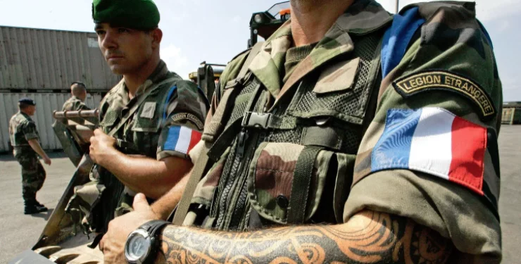 Перші 100 французьких легіонерів уже вирушили в Україну