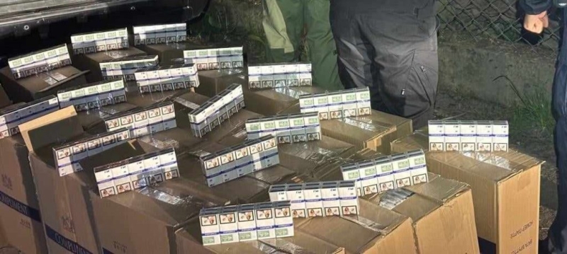 На Закарпатті правоохоронці виявили 10 тисяч пачок контрафактного тютюну