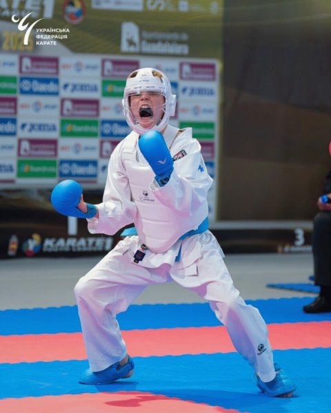 ВІДЕО. Юний український каратист відмовився від фото з представником рф