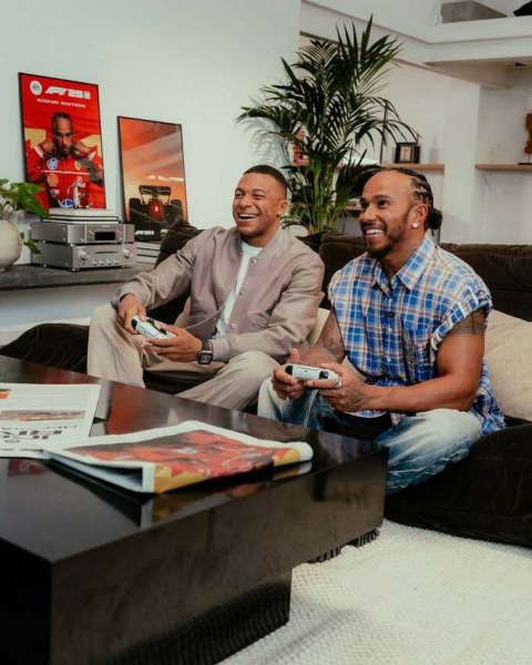 ВІДЕО. Мбаппе зустрівся з Хемілтоном у Барселоні. Потужна колаборація