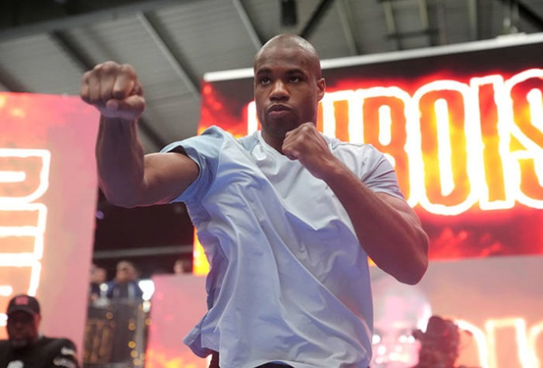 Усик і Дюбуа показали свою готовність: відео відкритого тренування