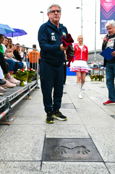 Рауль ЛОСАНО: &laquo;Захищати Батьківщину м&rsquo;ячем чи в окопі &ndash; обов&rsquo;язок&raquo;