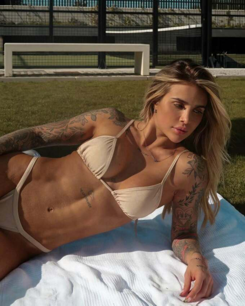 Родріго та його сексуальна обраниця влаштували гаряче шоу просто в океані