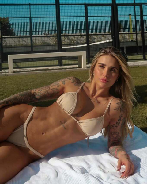 Родріго та його сексуальна обраниця влаштували гаряче шоу просто в океані