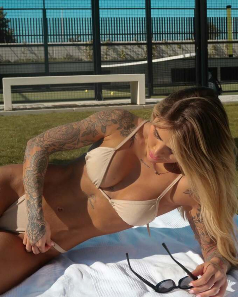 Родріго та його сексуальна обраниця влаштували гаряче шоу просто в океані