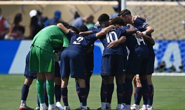 ВІДЕО. Президент ПСЖ вирішив подарувати фанату квиток на фінал КЧС