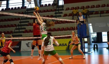 Збірна України легко потурбувала фавориток на Євроволеї