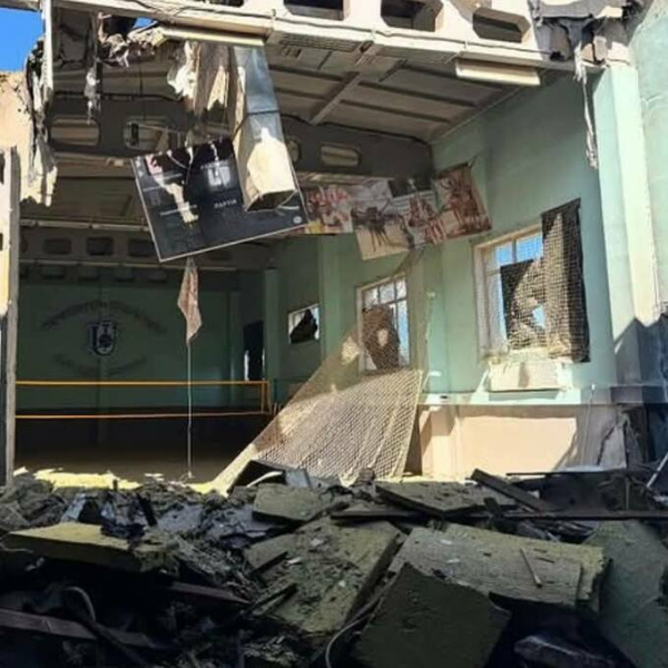 ФОТО. Окупанти зруйнували центр з пляжного волейболу в Сумах