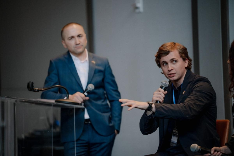 Українська діаспора в США провела форум про відбудову та інформаційну безпеку