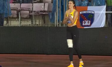 ВІДЕО. Вигрібали воду із сектора. Діамантова ліга такого ще не бачила