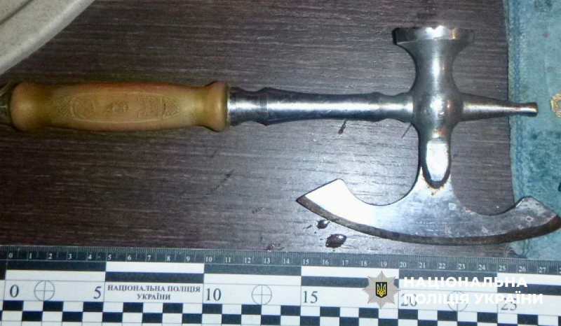 У Кривому Розі затримали молодика, який жорстоко вбив дідуся та бабусю