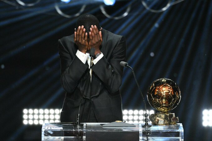 ВІДЕО. Дембеле розплакався на церемонії нагородження Золотий м'яч 2025