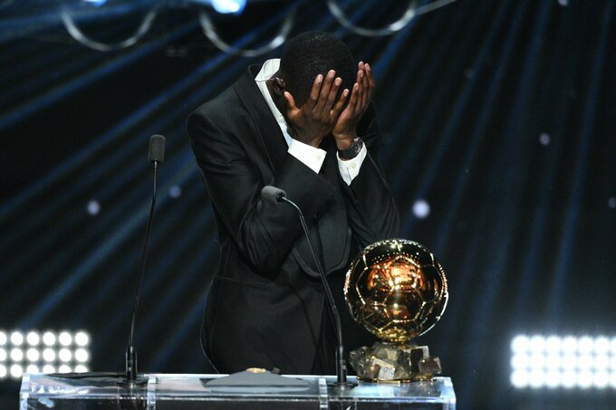 ВІДЕО. Дембеле розплакався на церемонії нагородження Золотий м'яч 2025
