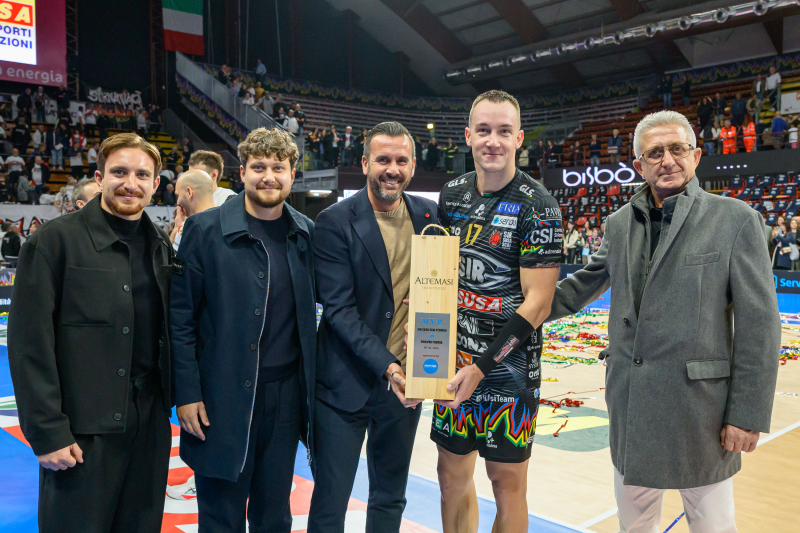 Плотницький знову MVP. Перуджа розгромила суперника й очолила таблицю