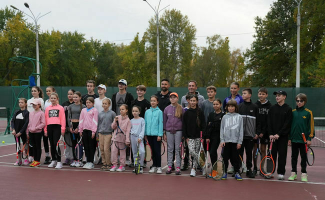 ВІДЕО. Долгополов повернувся на корт і провів майстер-клас для дітей