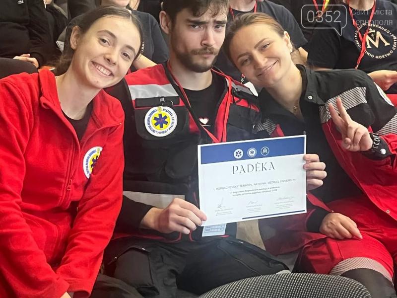 Тернопільські студенти-медики здобули перемогу на міжнародних змаганнях у Литві (ФОТО)