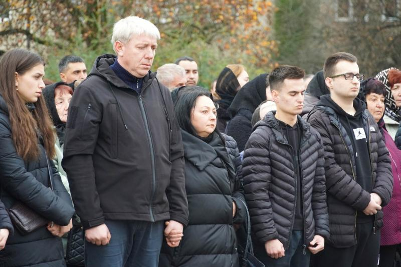 В Ужгороді сьогодні провели в останню земну дорогу 49-річного Героя Бориса Барча