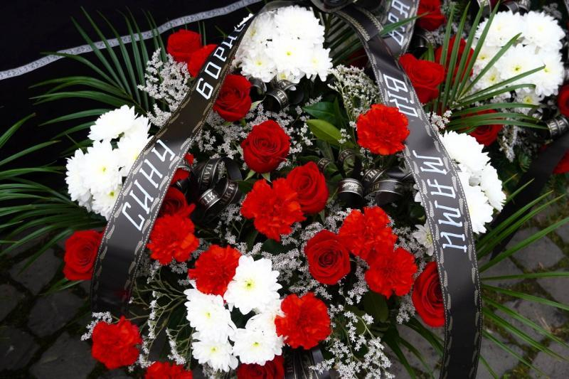 В Ужгороді сьогодні провели в останню земну дорогу 49-річного Героя Бориса Барча