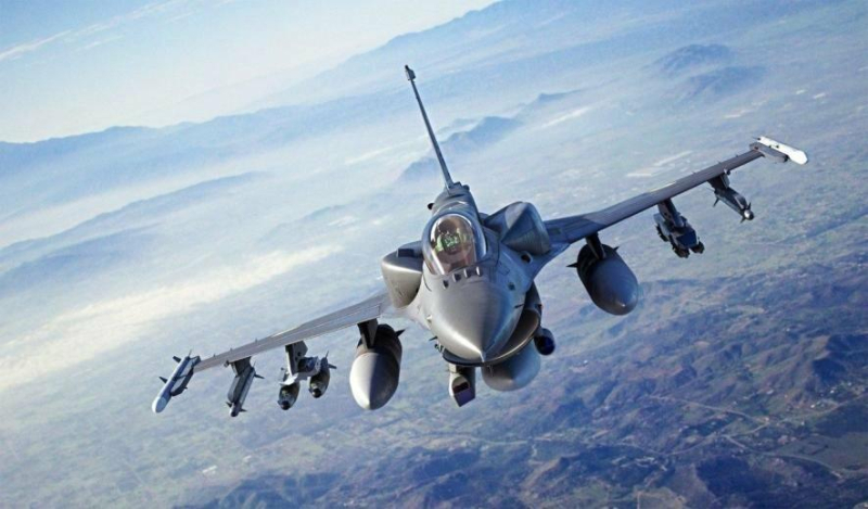 Сучасні винищувачі врятували міста: 34 із 35 ракет сьогодні збили F-16