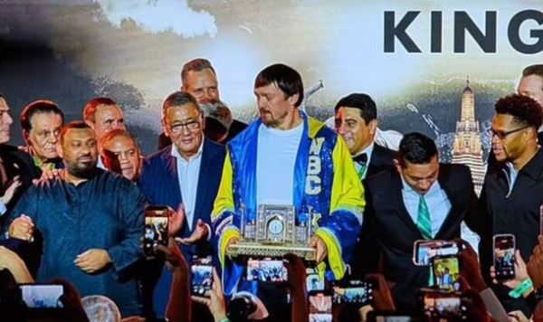 Усик отримав звання найкращого боксера 2025 року за версією WBC