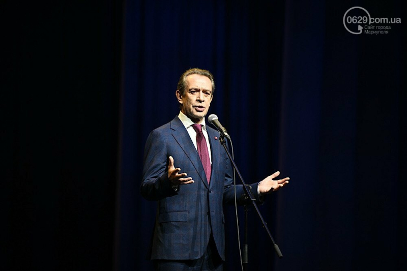 Збудовали на кістках сотен загиблих українців: в Маріуполі окупанти урочисто відкрили драмтеатр, - ФОТО