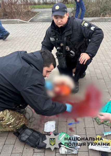 У Києві четверо постраждалих через атаку дрона: одна жінка у тяжкому стані (фото)