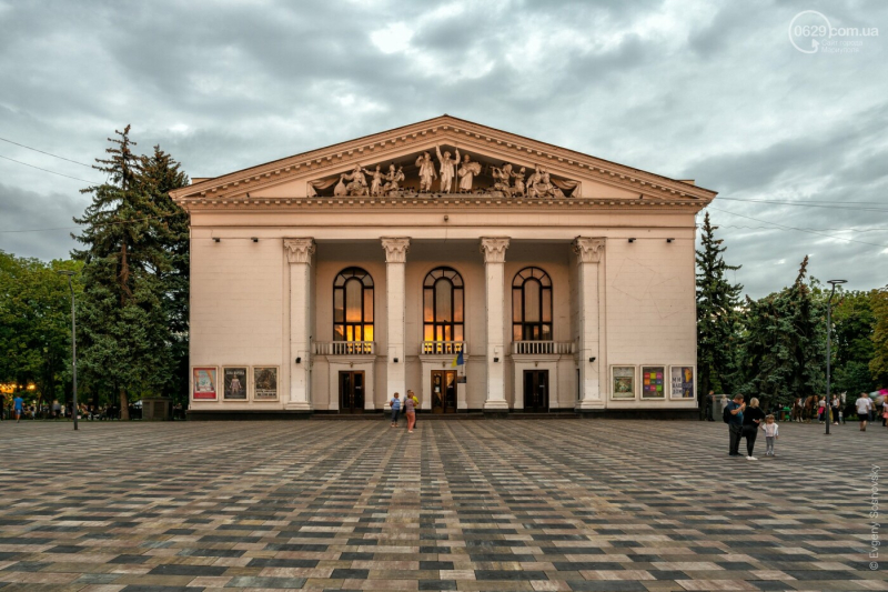 Збудовали на кістках сотен загиблих українців: в Маріуполі окупанти урочисто відкрили драмтеатр, - ФОТО