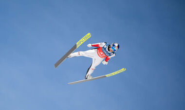 Двоборство. Золотий дубль Лампартера, Мазурчук &ndash; внизу таблиці