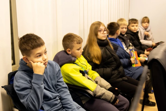 Луцьким школярам розповіли про безпеку та роботу поліції зсередини