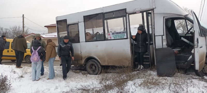 Маршрутка на&nbsp;Охтирському шляху потрапила в&nbsp;ДТП: є&nbsp;травмовані пасажири