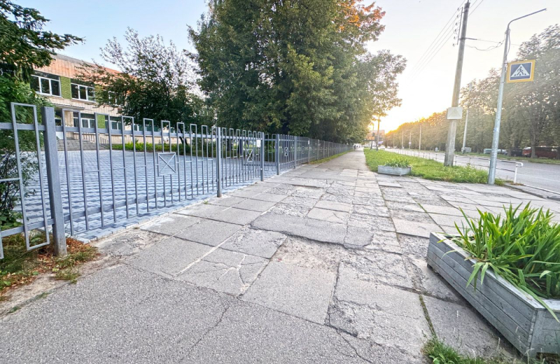 У Полтавській міськраді розробили нову програму «Безпечна дорога до школи»: на тротуари, паркани, освітлення та камери хочуть витратити 140 млн грн
