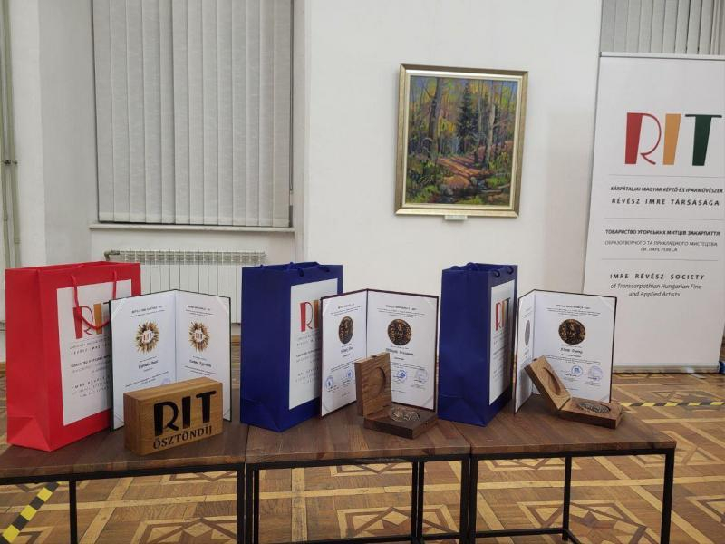 «Зимовий вернісаж»: у музеї Бокшая відкрили підсумкову виставку Товариства угорських митців Закарпаття