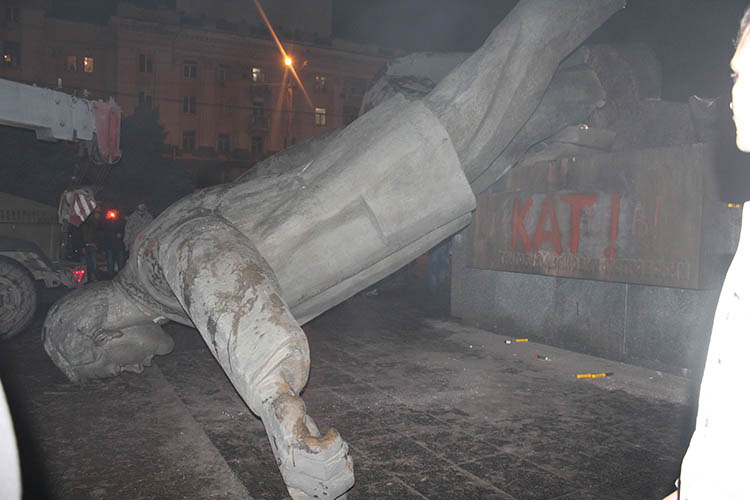 10 років тому в Дніпропетровську було знесено пам&rsquo;ятник Петровському