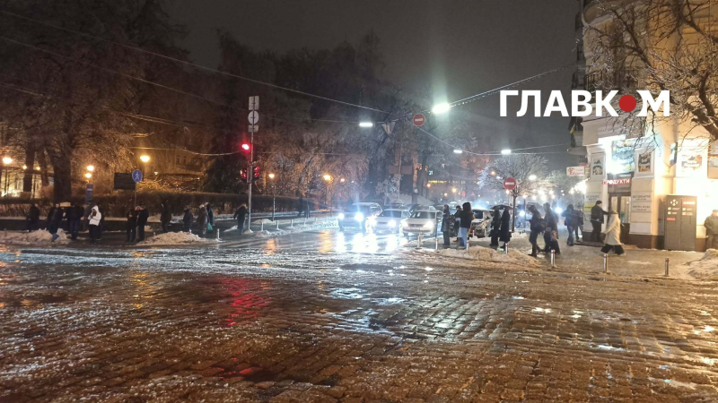 Київ та область накрив рідкісний крижаний дощ: неймовірні фото небезпечної стихії