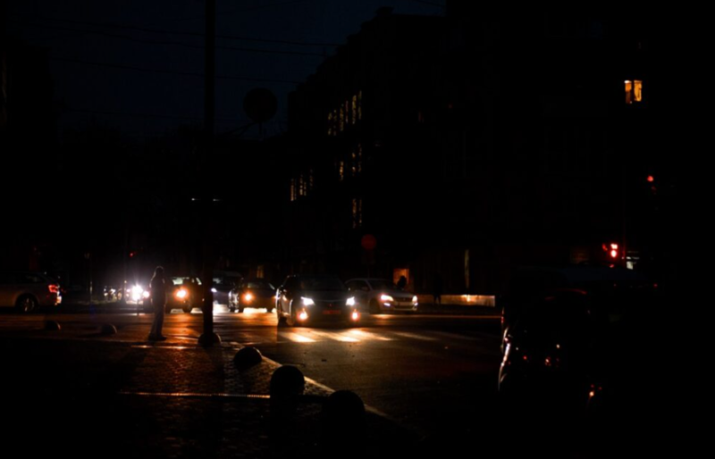 На Прикарпатті почали тимчасово вимикати вуличне освітлення