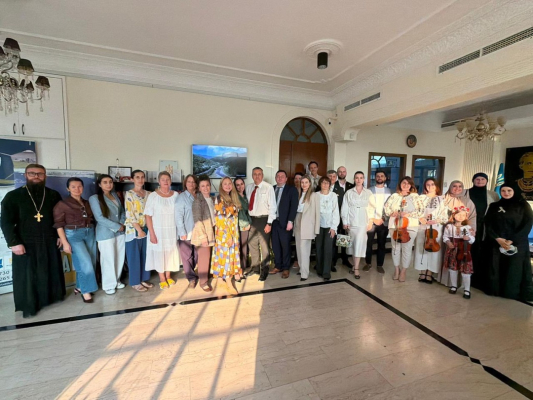 У консульстві України в Дубаї відкрили &laquo;Книжкову оазу&raquo;