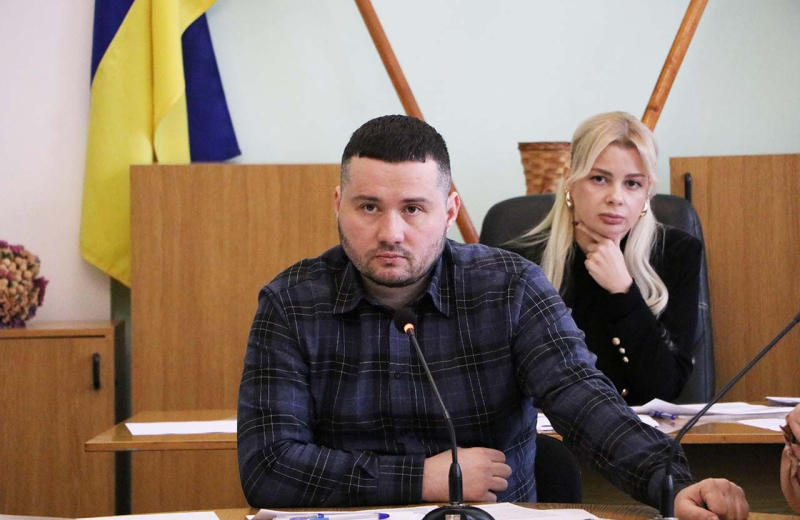 Депутати Полтавської міськради визначили перелік зупинок, які планують відремонтувати першочергово