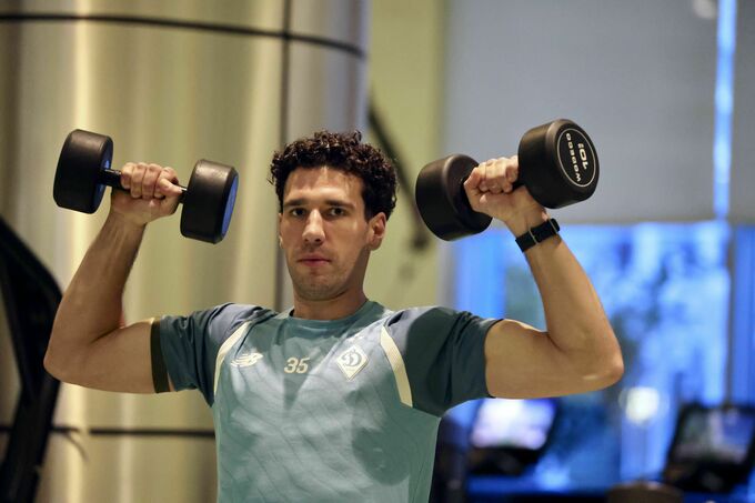 ФОТО. Зимові збори у Туреччині. Як Динамо займалося у тренажерному залі