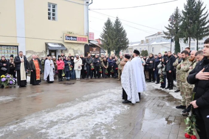 Майстер спорту, чемпіон України, тренер, суддя та воїн: у Луцьку попрощалися з 29-річним Олексієм Бондаренком. ФОТО