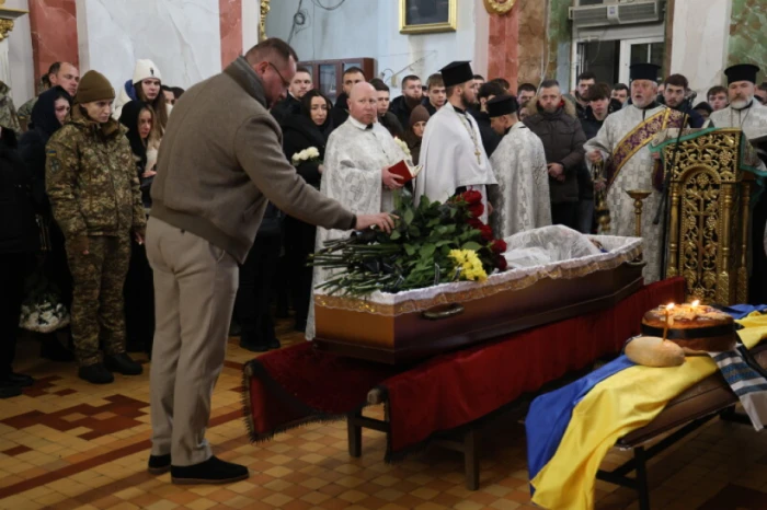 Майстер спорту, чемпіон України, тренер, суддя та воїн: у Луцьку попрощалися з 29-річним Олексієм Бондаренком. ФОТО