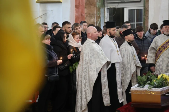 Майстер спорту, чемпіон України, тренер, суддя та воїн: у Луцьку попрощалися з 29-річним Олексієм Бондаренком. ФОТО