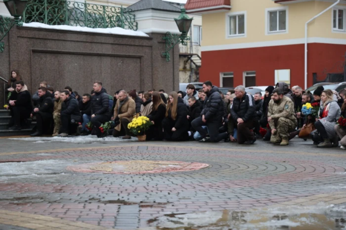 Майстер спорту, чемпіон України, тренер, суддя та воїн: у Луцьку попрощалися з 29-річним Олексієм Бондаренком. ФОТО