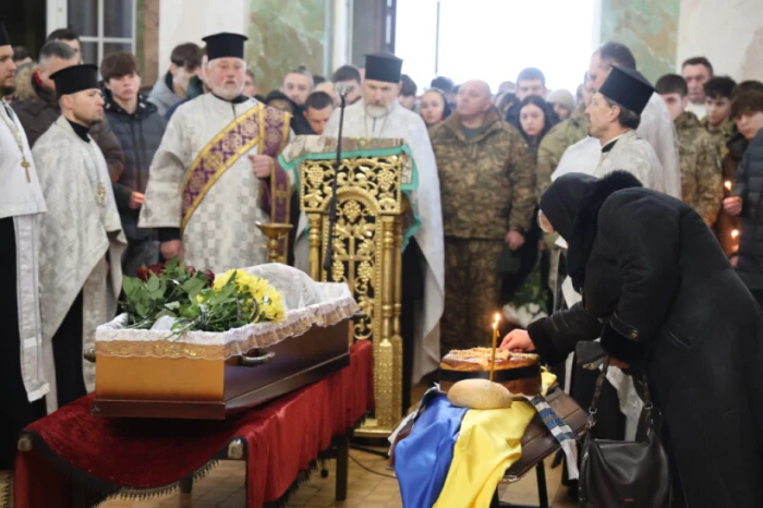 Майстер спорту, чемпіон України, тренер, суддя та воїн: у Луцьку попрощалися з 29-річним Олексієм Бондаренком. ФОТО