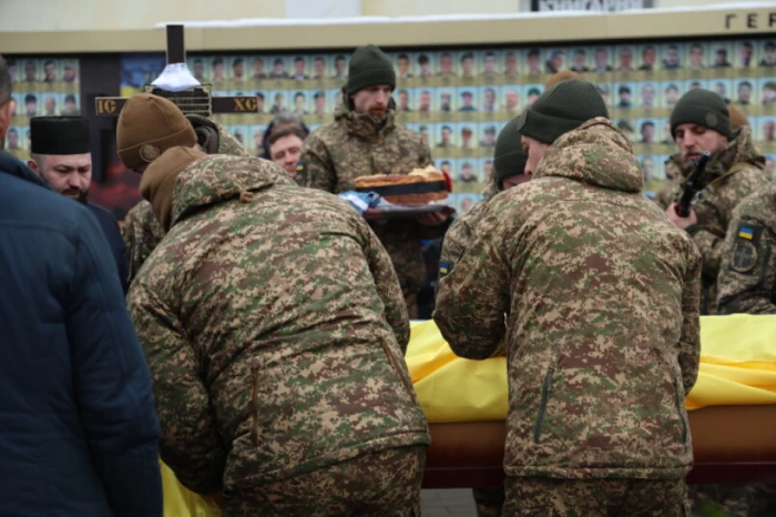 Майстер спорту, чемпіон України, тренер, суддя та воїн: у Луцьку попрощалися з 29-річним Олексієм Бондаренком. ФОТО