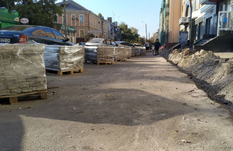 На&nbsp;складах полтавських комунальників зберігається лише 1220&nbsp;м&sup2; демонтованої плитки: на&nbsp;практиці має бути в&nbsp;рази більше