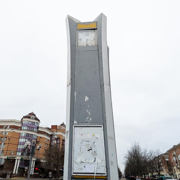 Полтава лишиться з годинником російського забудовника на Алеї Українських Героїв