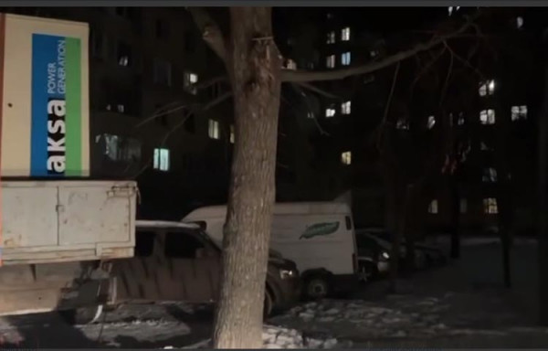 У Дніпрі на лівому березі багатоповерхівки заживили від генераторів