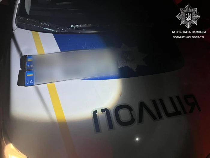 У Луцьку патрульні зупинили BMW з «лівими» номерами: водієві загрожує штраф. ФОТО