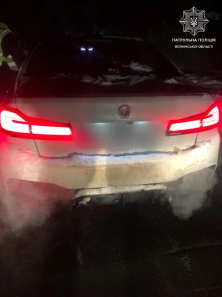 У Луцьку патрульні зупинили BMW з «лівими» номерами: водієві загрожує штраф. ФОТО